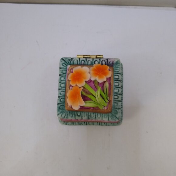 Ceramic Porcelain Trinket Jewelry Box Flower Square Dome Lidded Gold paint aroun - Picture 5 of 8